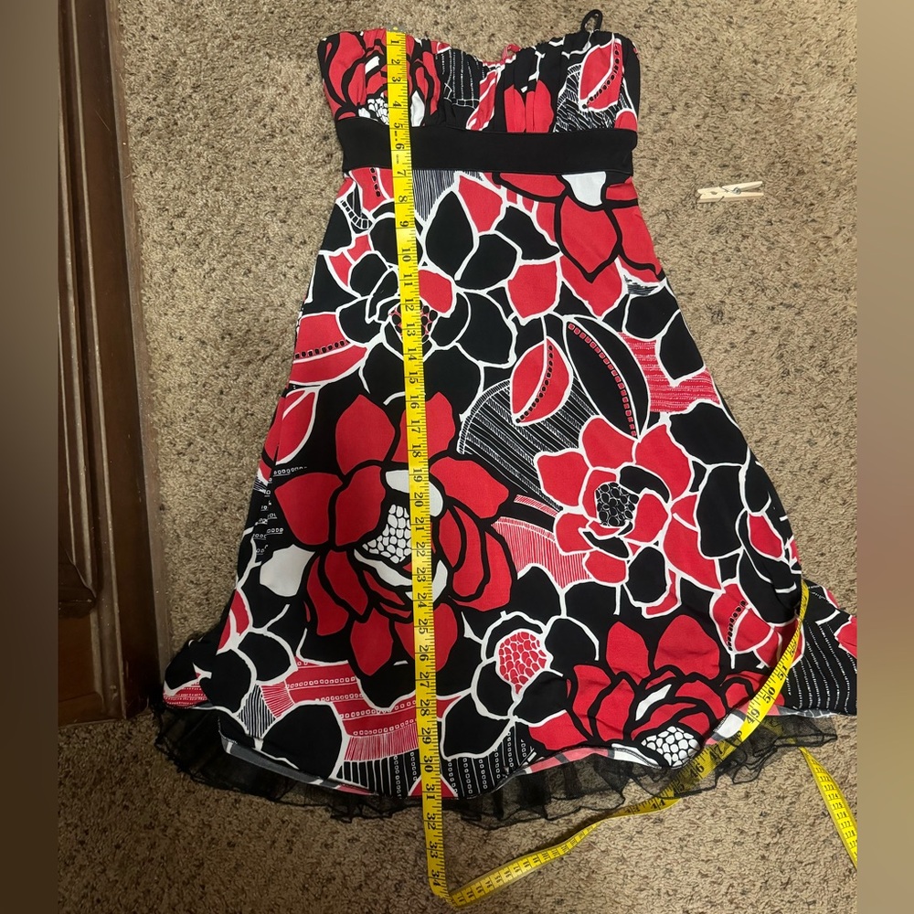 Dress - Picture 4 of 4